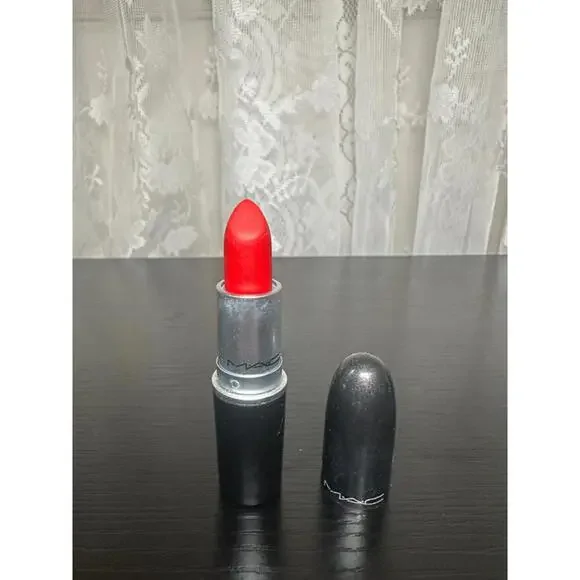 MAC Cosmetics Ruby Woo Retro Matte Lipstick – Iconic Red Shade - Picture 1 of 2